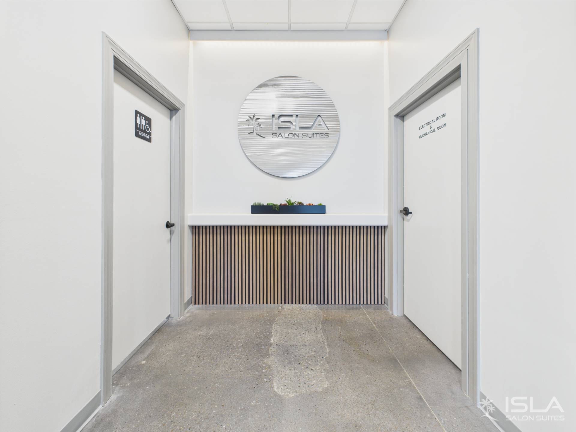 virtual tour in Omaha showing the choice of doors you can enter as you explore